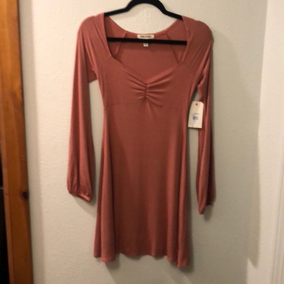 Billabong nineties romance with throwback rib knit w/ sweetheart neckline. - Picture 2 of 6